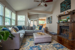 Comfortable, Family and Business Friendly 2BD/2BA House in North Austin